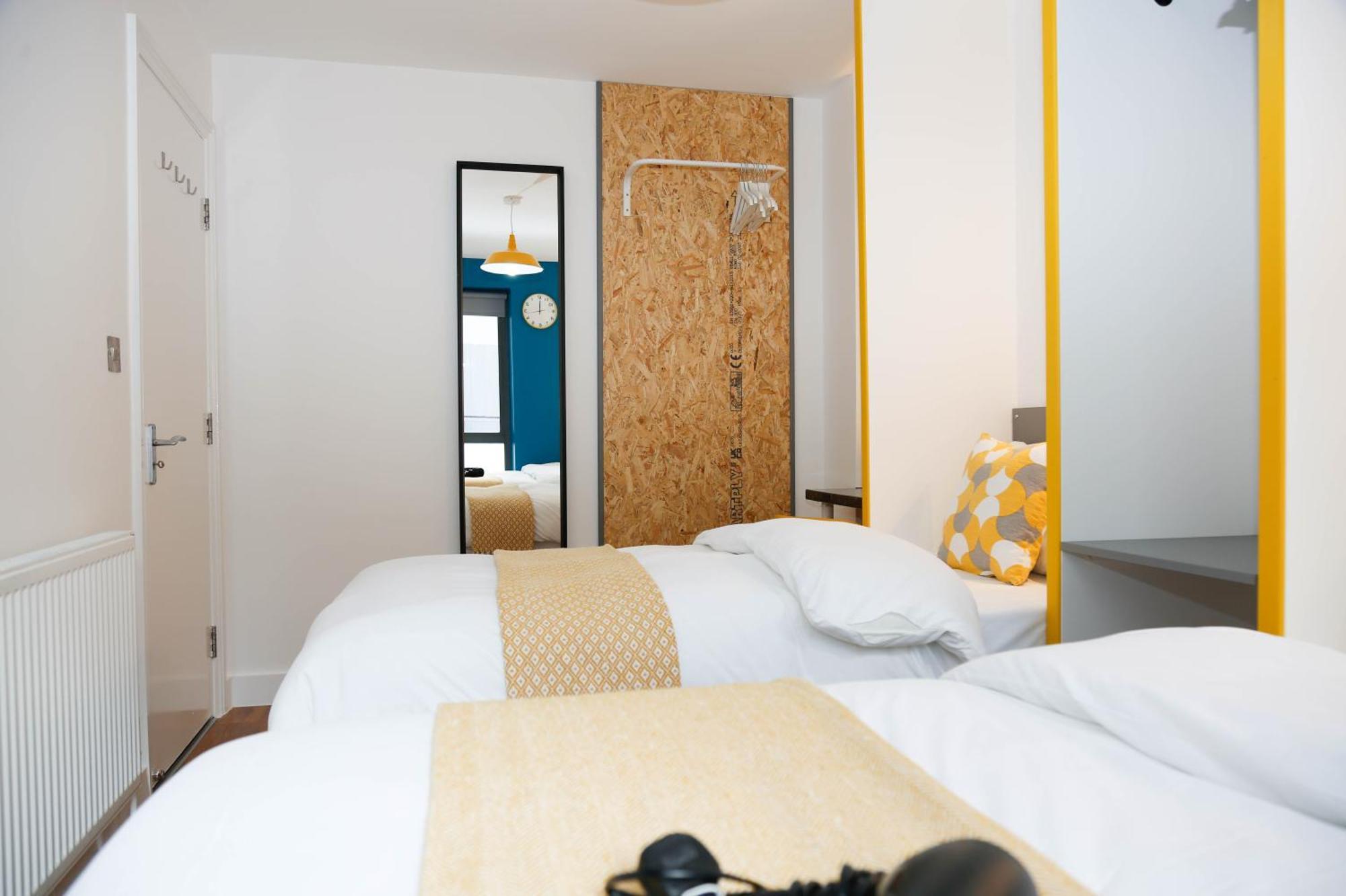 New Luxury Apartments In Central Location Next To Shops, Cafes, Bars & Metro London Exterior photo