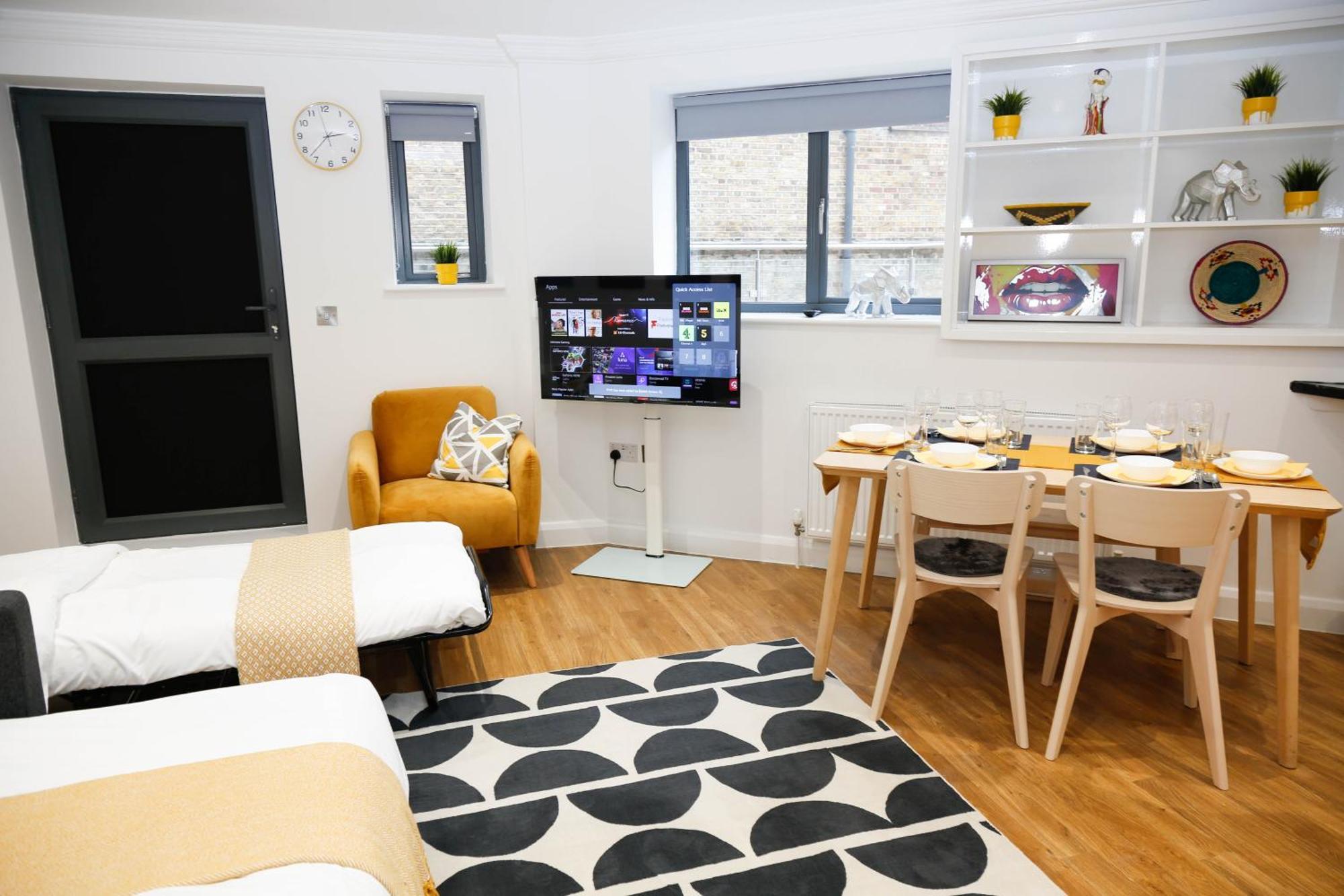 New Luxury Apartments In Central Location Next To Shops, Cafes, Bars & Metro London Exterior photo