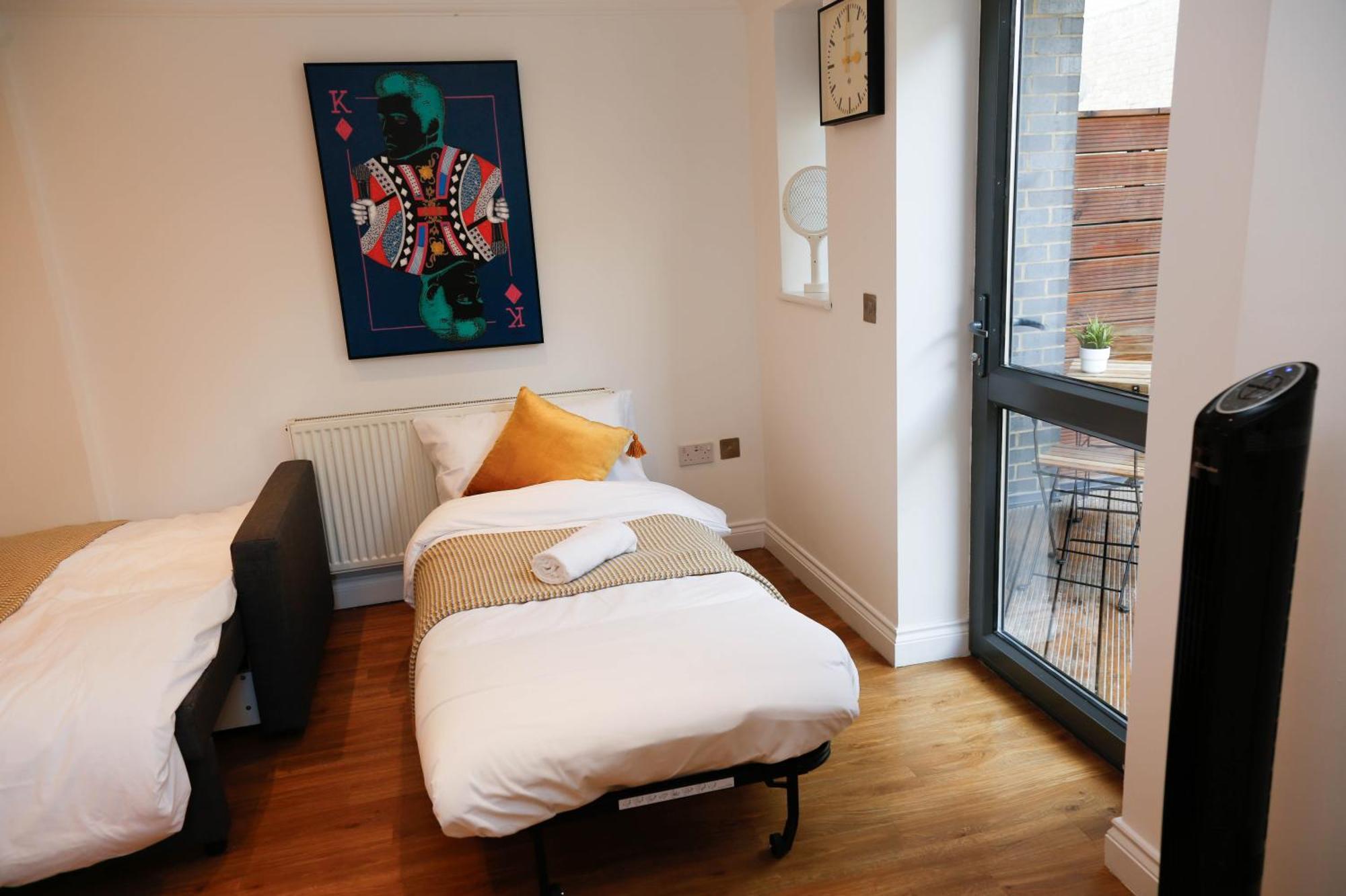 New Luxury Apartments In Central Location Next To Shops, Cafes, Bars & Metro London Exterior photo
